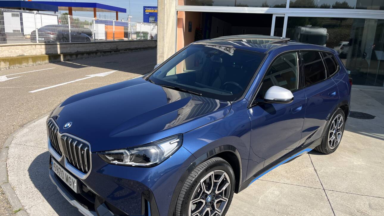 BMW iX1 30 X-drive 313 CV